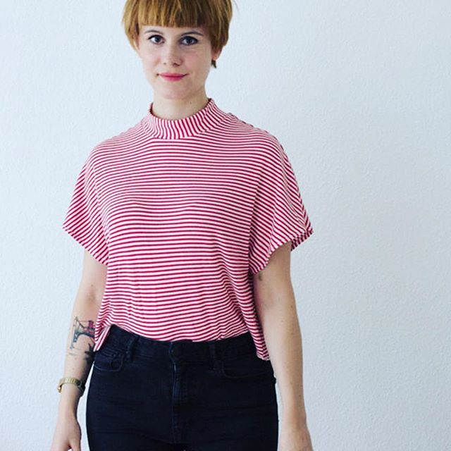 Ich will bewusster Nähen! Und nachhaltiger!⠀
⠀
Was denkt Ihr: Ist selbst Nähen nachhaltiger als Kleidung kaufen? Achtet Ihr darauf, wo und wie eure Stoffe produziert wurden? Was macht Ihr mit Stoffresten?⠀
⠀
#slowsewing #sewingtime #sewingblogger #streifenliebe #croppedtop #ribjersey #nähen #nähenisttoll #slowfashion #diyblogger #sewersgonnasew #sewingaddict